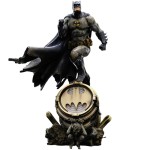 Iron Studios - DC Comics: Batman Deluxe Exclusive 1/10 Scale Statue