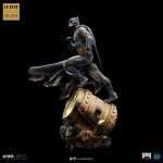 Iron Studios - DC Comics: Batman Deluxe Exclusive 1/10 Scale Statue